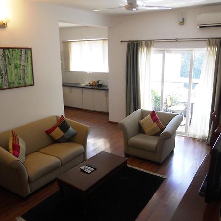 Justa Off Mg Road Hotell Bangalore Eksteriør bilde