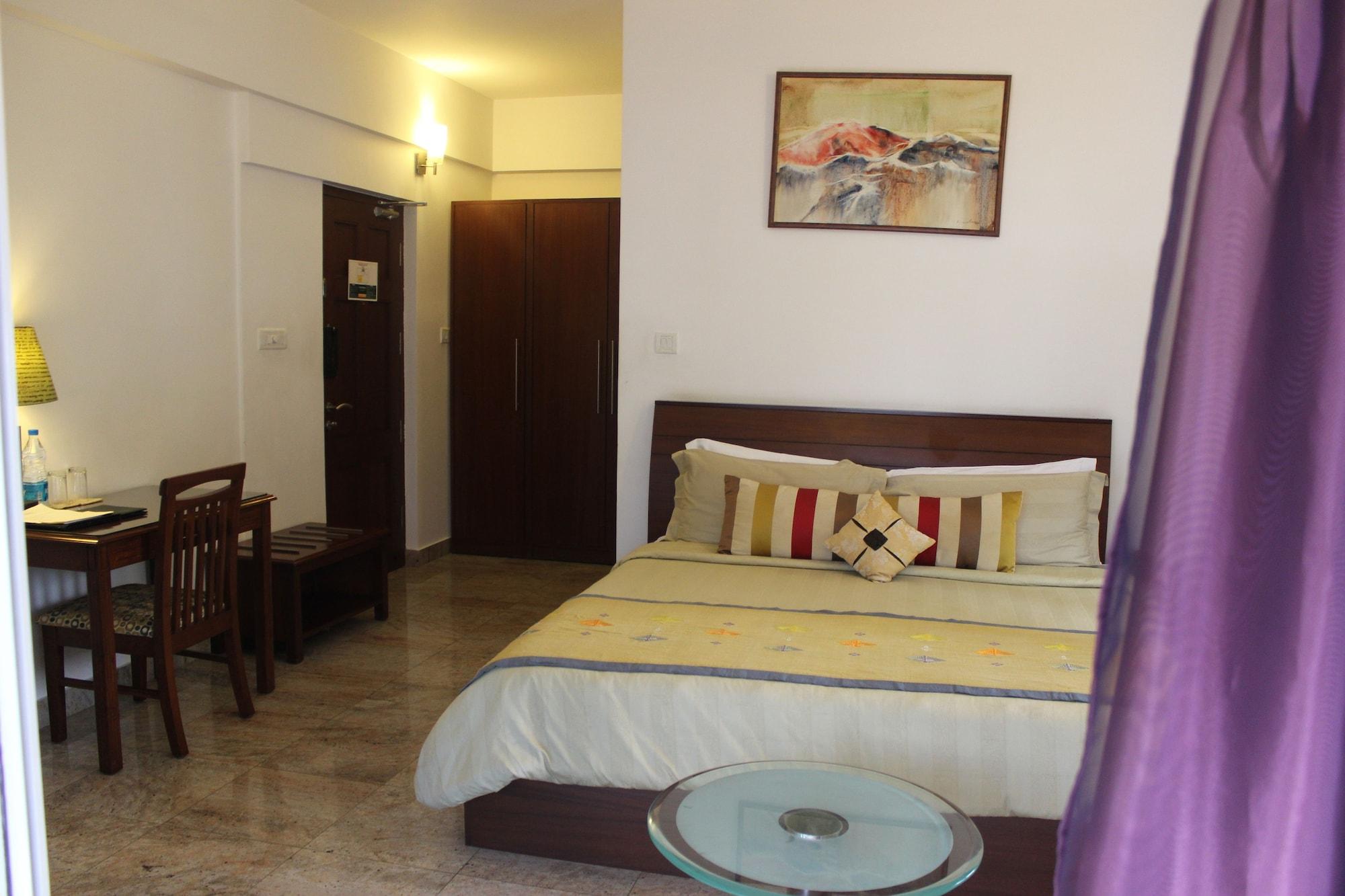 Justa Off Mg Road Hotell Bangalore Eksteriør bilde