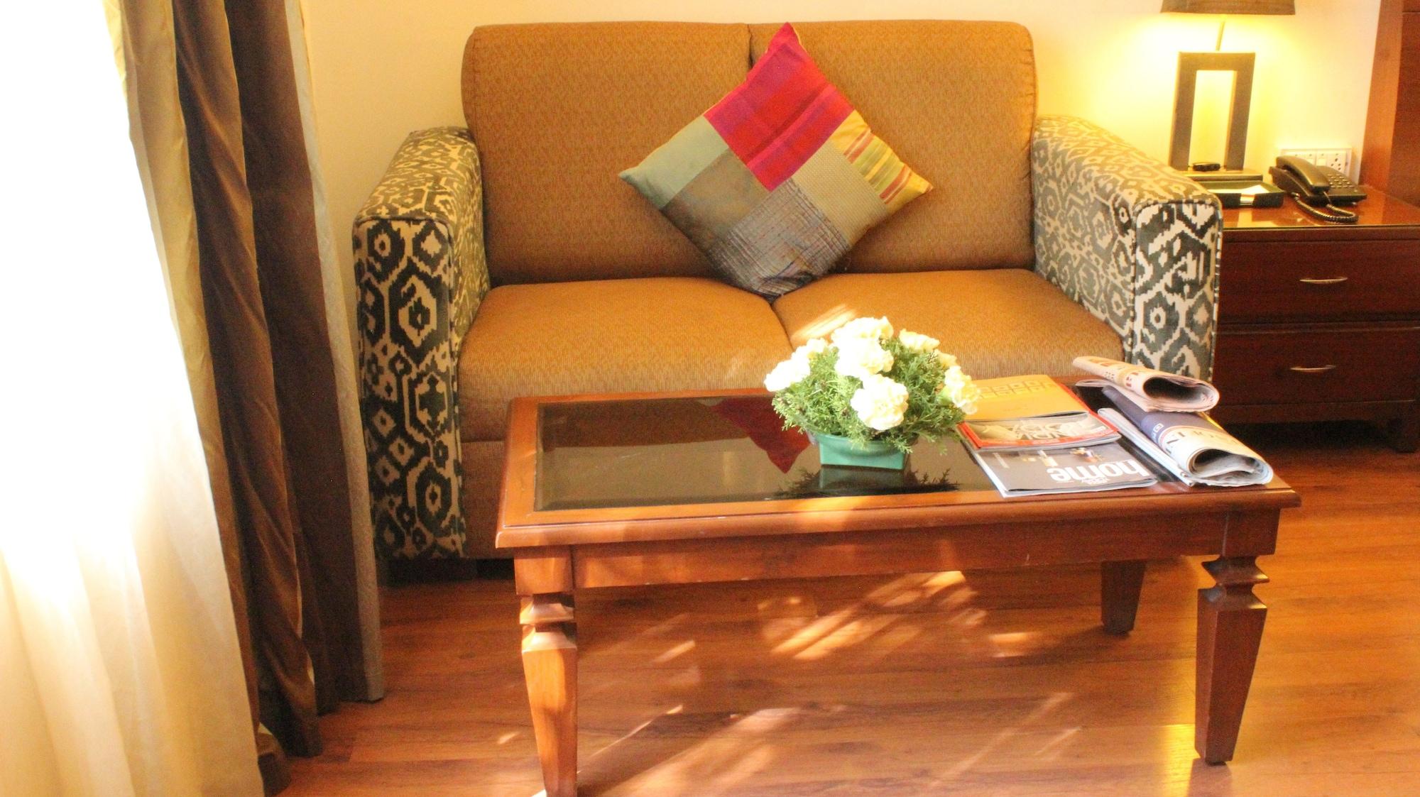 Justa Off Mg Road Hotell Bangalore Eksteriør bilde