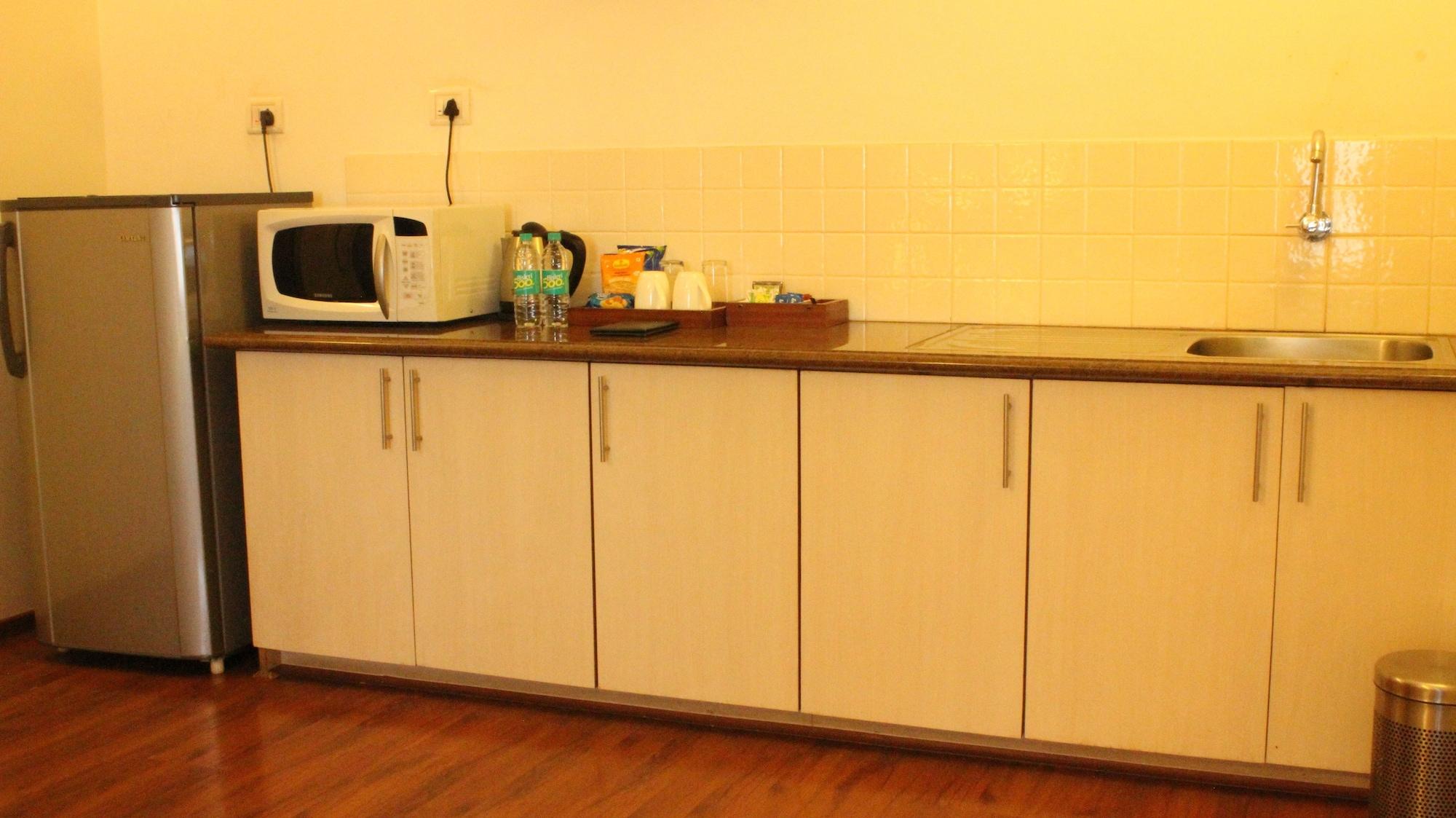 Justa Off Mg Road Hotell Bangalore Eksteriør bilde