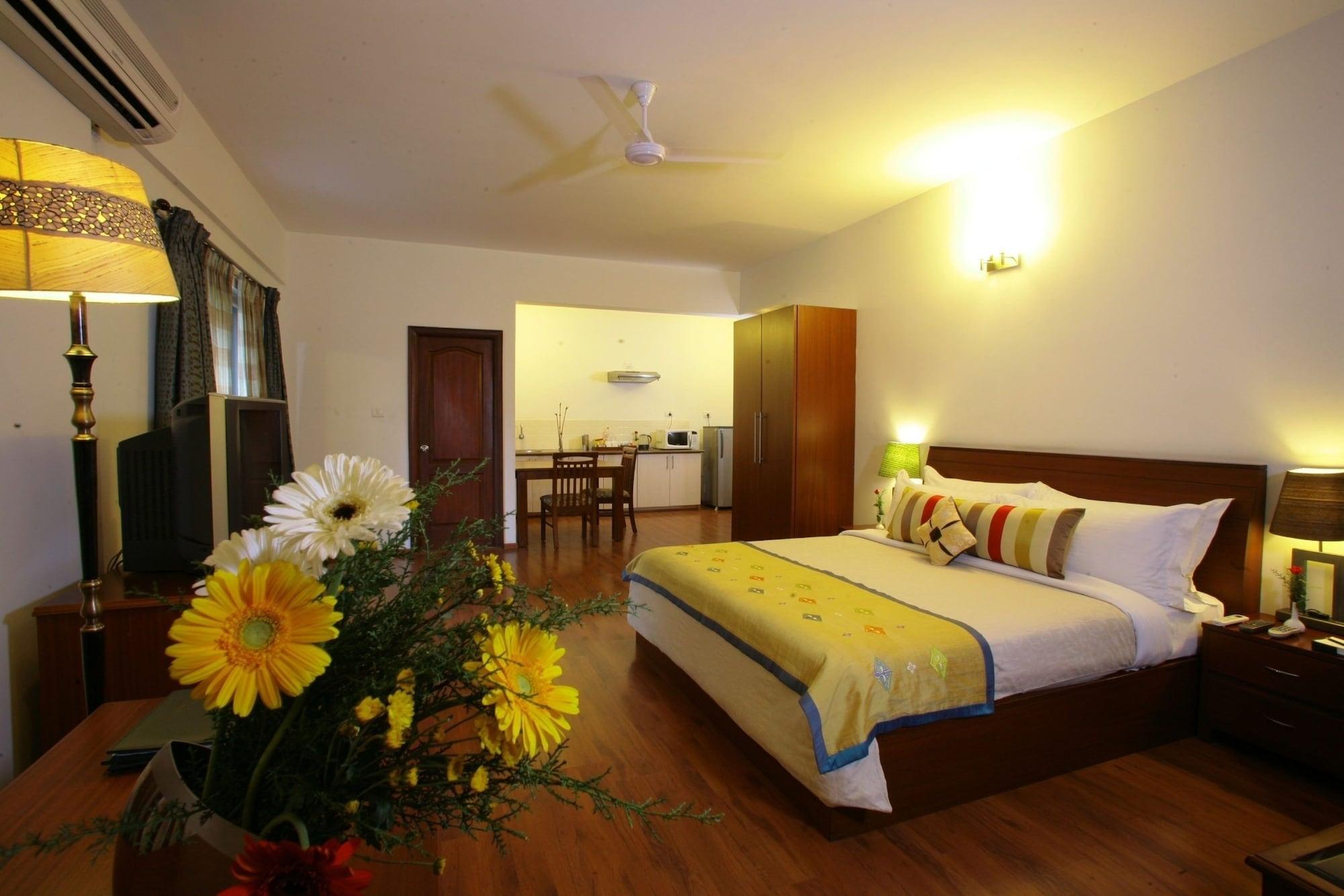 Justa Off Mg Road Hotell Bangalore Eksteriør bilde