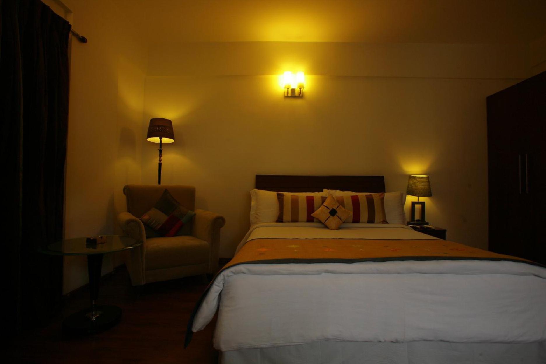 Justa Off Mg Road Hotell Bangalore Eksteriør bilde