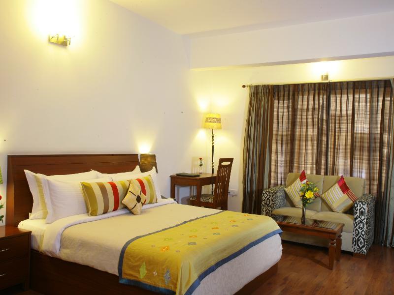 Justa Off Mg Road Hotell Bangalore Eksteriør bilde