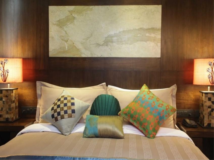 Justa Off Mg Road Hotell Bangalore Eksteriør bilde