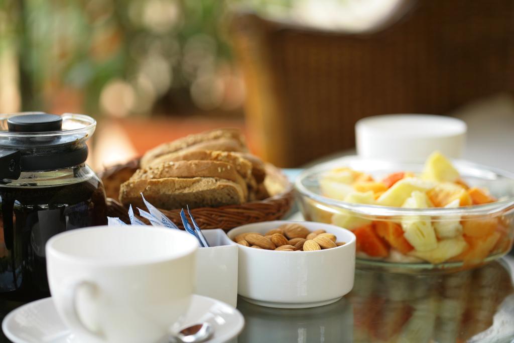 Justa Off Mg Road Hotell Bangalore Eksteriør bilde